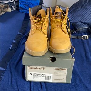 Used timberland classic boots